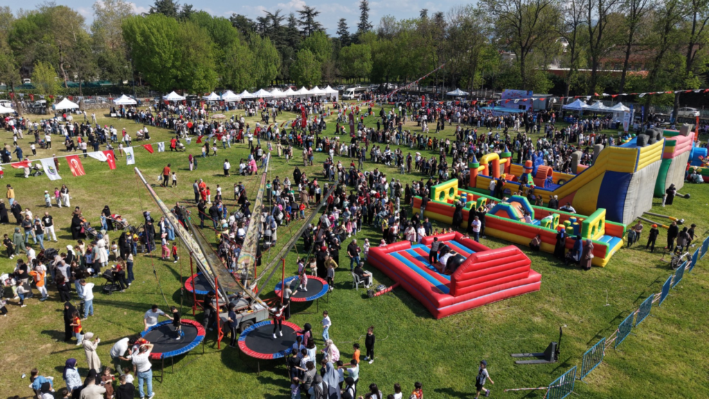 İnegöl’de dev çocuk şenliği