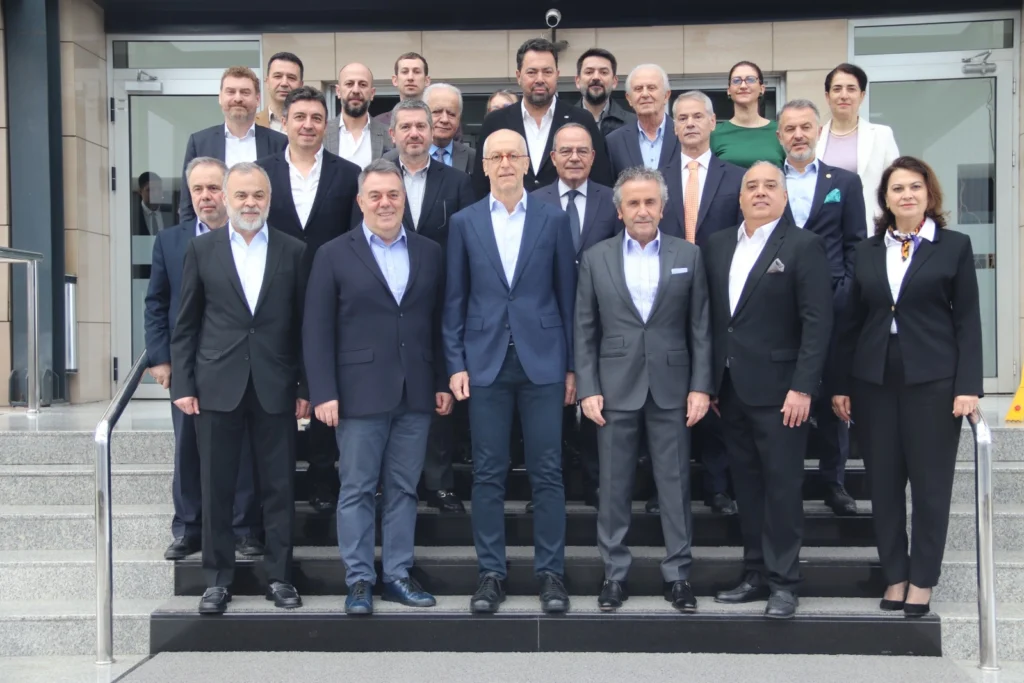 UTİB’de Bayrağı İhsan İpeker Devraldı