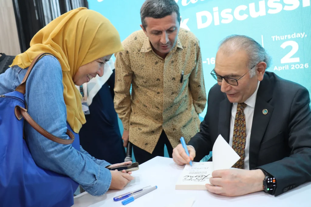 Nevzat Tarhan Endonezya’da bilim ve tasavvufu buluşturdu