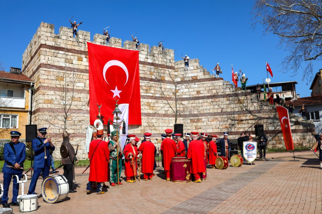 Tarihi surlarda fetih selası