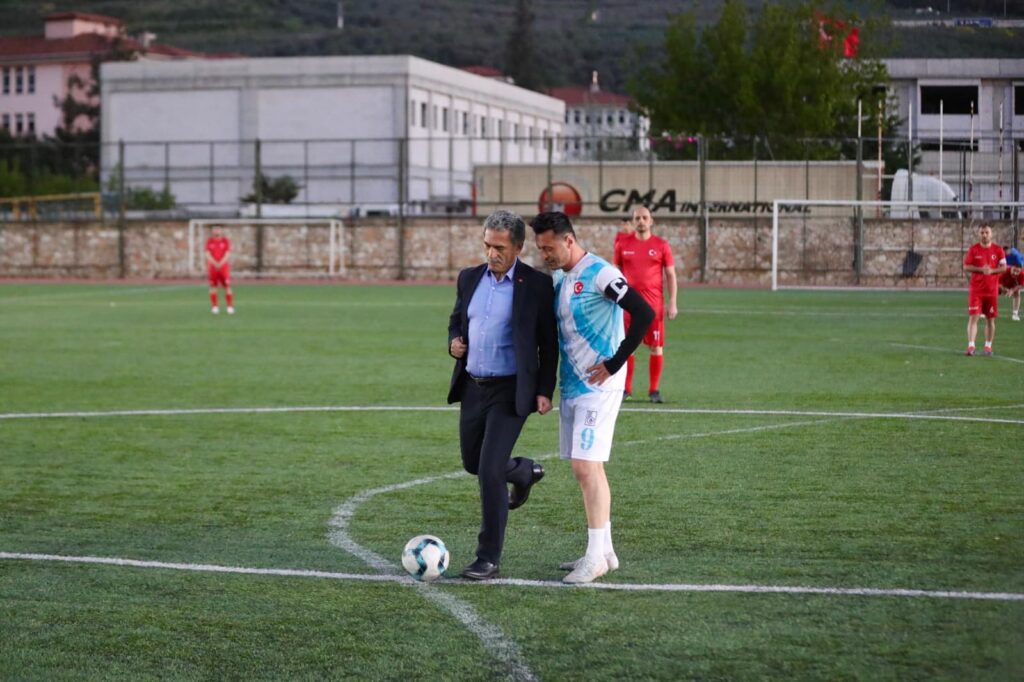 Emek kupası santra yaptı