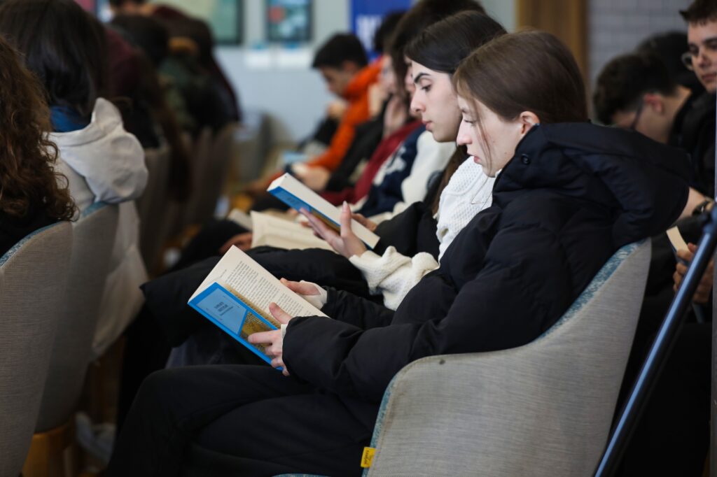 Edebiyat devine görkemli anma