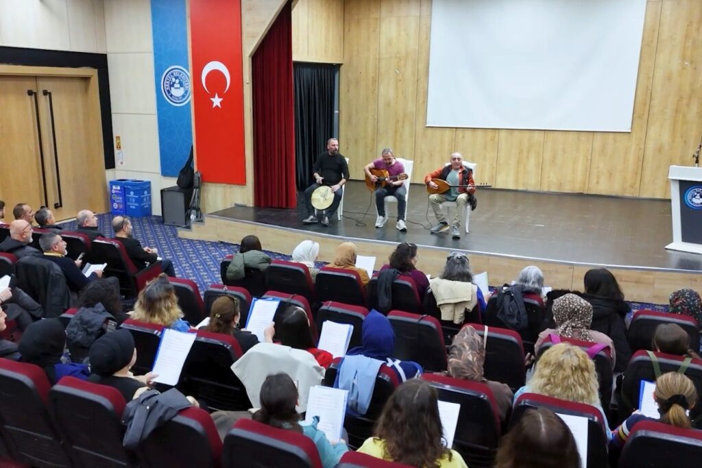 Kestel’de türkü mesaisi sürüyor