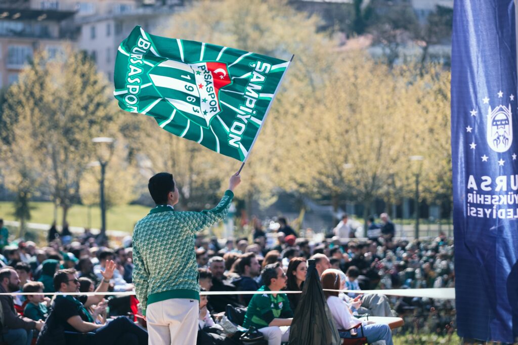 Bursa galibiyeti birlikte izledi