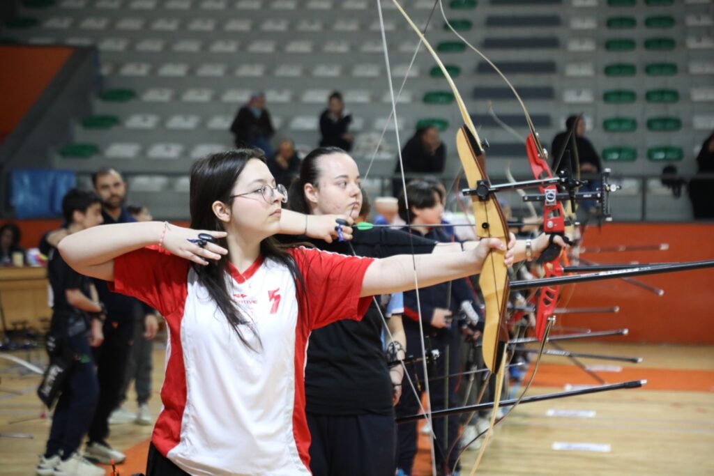 Genç Okçular Hedefi Vurdu