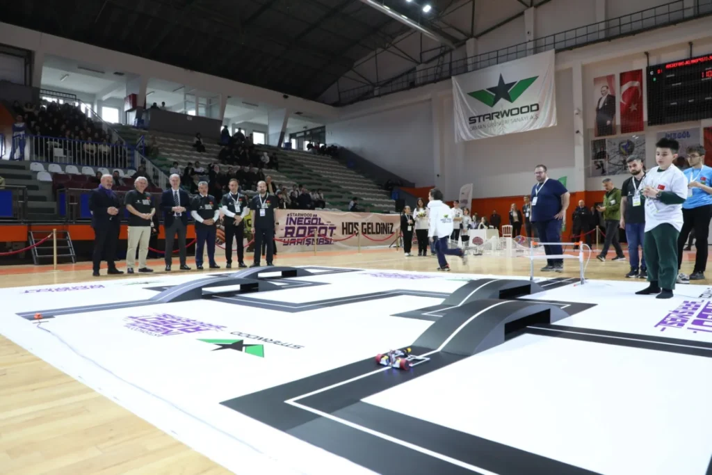 Geleceği İnegöllü gençler kodluyor