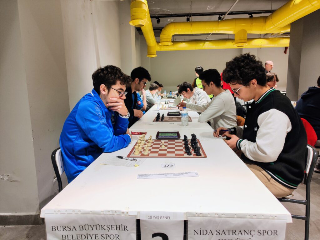 Mimar Sinan’da satranç şovu