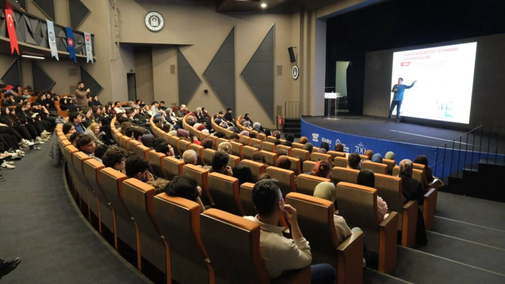 Yıldırım’da Gençlere YKS Motivasyonu: “Bonus Hoca”dan Sınav Taktikleri