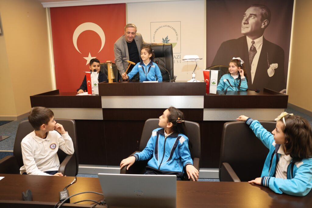 Geleceğin Yöneticileri Meclis Sırasında