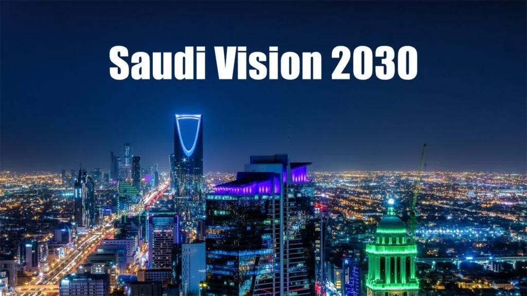 Suudi Arabistan, Türk sanayiciler için yeni büyüme rotası oluyor Industrial Transformation Saudi Arabia 2026, küresel üretim ekosistemini Riyad’da buluşturmaya hazırlanıyor     Suudi Arabistan, Vision 2030 hedefleri doğrultusunda sanayi altyapısını kapsamlı bir dönüşüm sürecine taşıyor. Böylece üretimden dijitalleşmeye, enerjiden ileri teknolojilere kadar geniş bir alanda yatırım ve iş birliği potansiyeli oluşturuyor. Bu süreç, güçlü üretim kabiliyeti ve mühendislik yetkinliğiyle öne çıkan Türk sanayi firmaları için yeni ihracat fırsatları ve stratejik iş birlikleri sunuyor. Riyad Uluslararası Kongre ve Sergi Merkezi’nde düzenlenecek Industrial Transformation Saudi Arabia 2026, sunduğu uluslararası iş ağı, nitelikli ziyaretçi profili ve doğrudan iş geliştirme imkânlarıyla, Türk firmalarının Suudi Arabistan pazarına etkin şekilde erişmesini sağlayan kritik bir platform olarak konumlanıyor.     Suudi Arabistan, sanayide gerçekleştirdiği yapısal dönüşümle küresel üretim haritasında konumunu yeniden şekillendirirken, Türk sanayi firmaları için de yüksek potansiyelli yeni bir büyüme alanı ortaya çıkıyor. Bu dönüşümün en güçlü platformlarından biri olan Industrial Transformation Saudi Arabia, 30 Kasım – 2 Aralık 2026 tarihleri arasında Riyad Uluslararası Kongre ve Sergi Merkezi’nde kapılarını açmaya hazırlanıyor.      İmalat sanayinde dünyanın önde gelen fuarı HANNOVER MESSE’nin organizatörü Deutsche Messe AG ile Riyadh Exhibitions Company iş birliğinde ve Suudi Arabistan Sanayi ve Maden Kaynakları Bakanlığı himayesinde hayata geçirilen fuar; üretim teknolojileri, dijitalleşme ve endüstriyel inovasyon alanlarında faaliyet gösteren küresel oyuncuları aynı çatı altında buluşturuyor. Yatırım, teknoloji transferi ve stratejik iş birliklerinin şekillendiği çok katmanlı bir iş platformu olarak konumlanan Industrial Transformation Saudi Arabia, Türk sanayi firmaları için Suudi Arabistan pazarına açılmada güçlü bir kaldıraç görevi görüyor. Deutsche Messe AG’nin Orta Doğu ve Kuzey Afrika yapılanması olan Hannover Fairs MENA’nın bölgesel ağı ve saha hakimiyetiyle desteklenen organizasyon, küresel teknoloji sağlayıcıları ile Suudi Arabistan’daki yatırım ve üretim talebini doğrudan eşleştiren bir yapıda kurgulanıyor.     İlk edisyon, güçlü ticari çıktı ve yüksek memnuniyet yarattı   İlk kez 1–3 Aralık 2025 tarihleri arasında Riyad’da gerçekleşen Industrial Transformation Saudi Arabia, daha ilk yılında Orta Doğu’nun akıllı üretim ve ileri teknoloji alanındaki en güçlü buluşma platformlarından biri olarak konumlandı. 18 ülkeden 283 katılımcıyı 8 bin 125 metrekarelik sergi alanında bir araya getiren fuar, 8 bin 420 nitelikli ziyaretçiye doğrudan erişim sağlayarak sektörde güçlü bir etki yarattı. Katılımcı profili incelendiğinde, ziyaretçilerin yüzde 30’unun C-level yöneticilerden, yüzde 32’sinin ise doğrudan karar verici üst düzey profesyonellerden oluşması, fuarın yalnızca bir buluşma noktası değil; doğrudan iş geliştirme, yatırım ve stratejik ortaklıkların şekillendiği yüksek değerli bir platform olduğunu açıkça gösterdi.  Fuar boyunca imzalanan çok sayıda iş anlaşması, özellikle ileri üretim ve teknoloji yatırımları odağında somut iş birliklerinin hızla hayata geçirildiğini ortaya koyarken; Industrial Transformation Saudi Arabia’nın katılımcıları için doğrudan ticari çıktı ve yeni iş fırsatları yaratan güçlü bir iş platformu olarak konumlandığını teyit etti.     Sanayide dönüşümün ölçeği Vision 2030 ile büyüyor  Suudi Arabistan’ın ekonomik çeşitlendirme stratejisinin merkezinde yer alan Vision 2030 programı, sanayi sektörünü ülkenin en kritik büyüme motorlarından biri haline getiriyor. Bu kapsamda 2035 yılına kadar toplam 36 bin fabrikanın kurulması veya dönüştürülmesi hedefleniyor. Bu hedefin 24 bin 500’ünü yeni fabrika yatırımları; 11 bin 500’ünü ise mevcut üretim tesislerinin modernizasyonu oluşturuyor. Öte yandan “Geleceğin Fabrikaları Programı” ile 4 binden fazla fabrikanın dijitalleşme, otomasyon ve veri odaklı üretim süreçlerine geçişi planlanıyor. Bu dönüşüm süreci; yapay zekâ, robotik, 5G iletişim altyapıları, dijital ikiz teknolojileri, enerji verimliliği çözümleri ve katmanlı üretim gibi alanlarda ciddi bir talep yaratıyor. Sanayinin bu ölçekte yeniden yapılandırılması, yerel ve küresel teknoloji sağlayıcıları için büyük bir fırsat alanı oluştururken, Industrial Transformation Saudi Arabia bu taleple çözüm sağlayıcıları buluşturuyor.     Türk sanayisi için stratejik bir eşleşme alanı sunuyor  Türkiye ile Suudi Arabistan arasında son dönemde yeniden ivme kazanan ticari ve ekonomik ilişkiler, özellikle sanayi ve üretim alanında somut iş birliklerini hızlandırıyor. Güçlü üretim altyapısı, mühendislik yetkinliği, esnek üretim kabiliyeti ve rekabetçi maliyet avantajlarıyla Türk sanayi firmaları, Suudi Arabistan’ın dönüşüm sürecinde öne çıkan stratejik çözüm ortakları arasında yer alıyor.  Industrial Transformation Saudi Arabia 2025 verileri de bu potansiyelin sahadaki karşılığını net biçimde ortaya koyuyor. Katılımcıların fuara katılım motivasyonlarında yeni müşteri kazanımı, pazara giriş ve marka bilinirliği artırımı öne çıkarken; distribütör ve iş ortağı bulma, yeni ürün lansmanı ve bölgesel konumlanma hedefleri de güçlü şekilde öne çıkan başlıklar arasında yer alıyor. Bu çerçevede  Industrial Transformation Saudi Arabia, Türk firmaları için Suudi Arabistan pazarına giriş stratejilerinin sahada test edildiği, doğru iş ortaklarının doğrudan erişilebilir olduğu ve uzun vadeli ticari ilişkilerin temellerinin atıldığı güçlü bir iş geliştirme platformu olarak konumlanıyor.     Endüstrinin geleceği Riyad’da şekilleniyor  Industrial Transformation Saudi Arabia 2026, kapsamı genişletilmiş içerik yapısıyla üretim teknolojilerinin tüm değer zincirini kapsıyor. Otomasyon ve robotik sistemlerden enerji çözümlerine, dijitalleşme ve yapay zekâ uygulamalarından iç lojistik ve akıllı tedarik zinciri teknolojilerine kadar geniş bir çözüm yelpazesi fuar kapsamında yer alıyor. Ayrıca 3D baskı ve katmanlı üretim teknolojileri, kablosuz ve 5G altyapılar, endüstriyel IoT uygulamaları ve sürdürülebilir enerji çözümleri gibi alanlara özel oluşturulan odak bölümleri ziyaretçilere derinlemesine bir deneyim sunmayı hedefliyor. Fuarla eş zamanlı düzenlenecek “Endüstriyel Dönüşüm Zirvesi’nde ise politika yapıcıları, küresel şirketleri ve teknoloji liderlerini bir araya getirerek sektörün geleceğine yön veren başlıkları çok boyutlu şekilde ele alınması planlanıyor. Hannover Fairs MENA’nın bölgedeki güçlü iş ağı ve organizasyon kabiliyetiyle desteklenen Industrial Transformation Saudi Arabia 2026, üretim ve teknoloji yatırımlarına yön veren, kalıcı ve yüksek değerli iş birliklerinin kurulduğu stratejik bir buluşma noktası sunuyor.