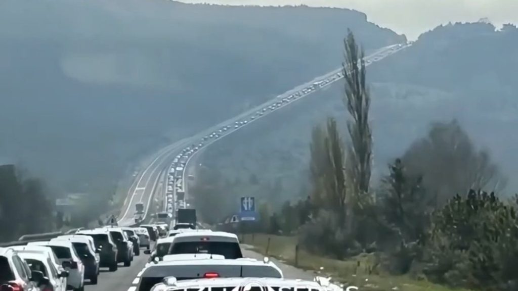 Bayram Trafiğinde İstanbul Çıkışlarında Yoğunluk