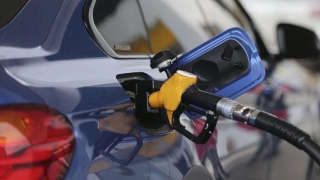 Benzine zam geliyor