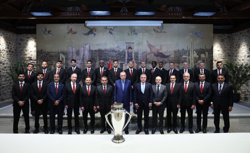 Galatasaray Başkanı Erdoğan’ı Ziyaret Etti