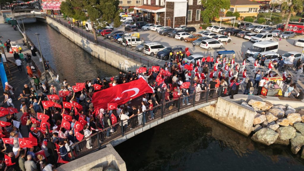 Bayram coşkusu Gemlik’i sardı