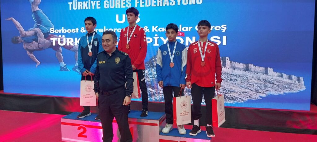 Güreşin geleceği Bursa’da yetişiyor