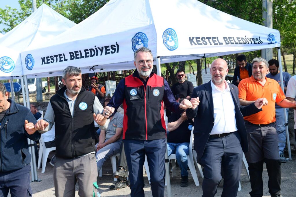Kestel’de davullu zurnalı bayram