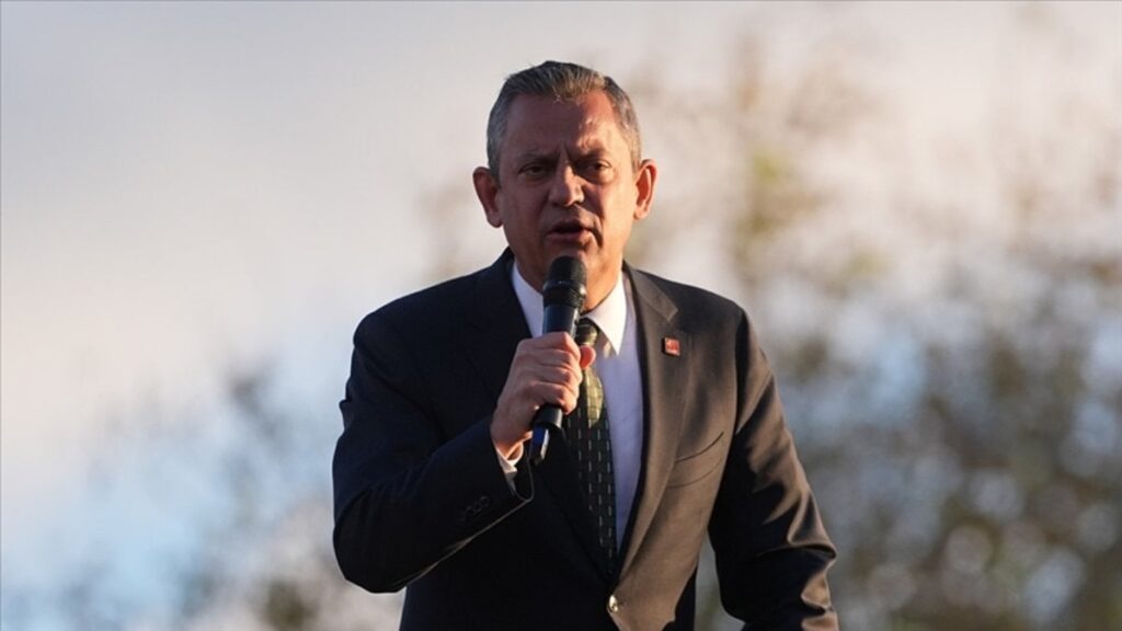 Özgür Özel: Partiden Ayrılmayın, Yeni Parti Yok