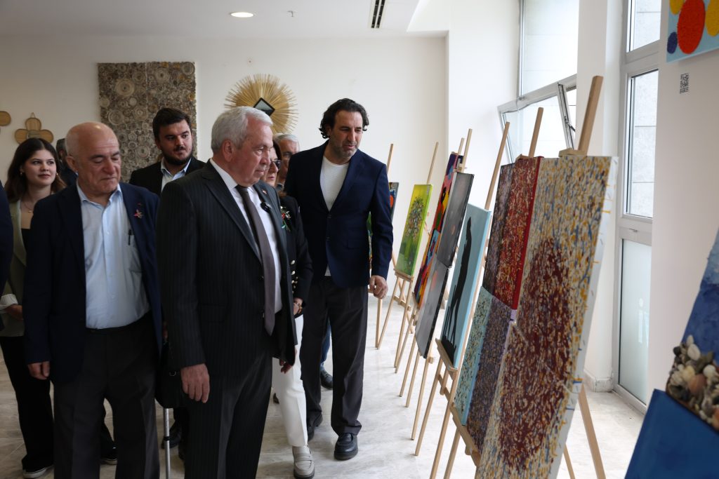 Bizim Ev’den sanat rüzgarı