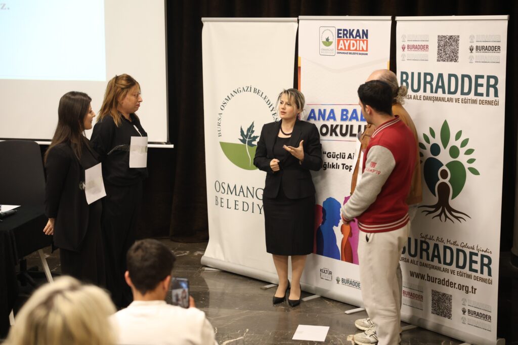 Şiddetin çözüm yolları anlatıldı