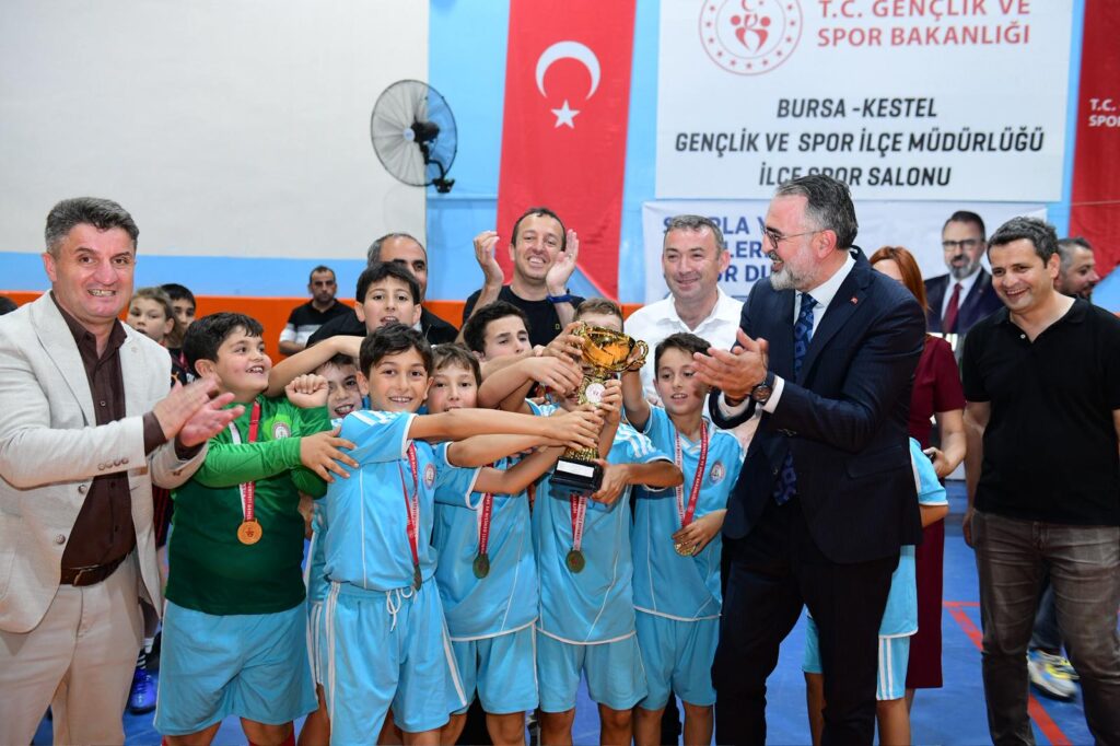 Kestel Belediyesi’nden Genç Sporculara Çifte Destek