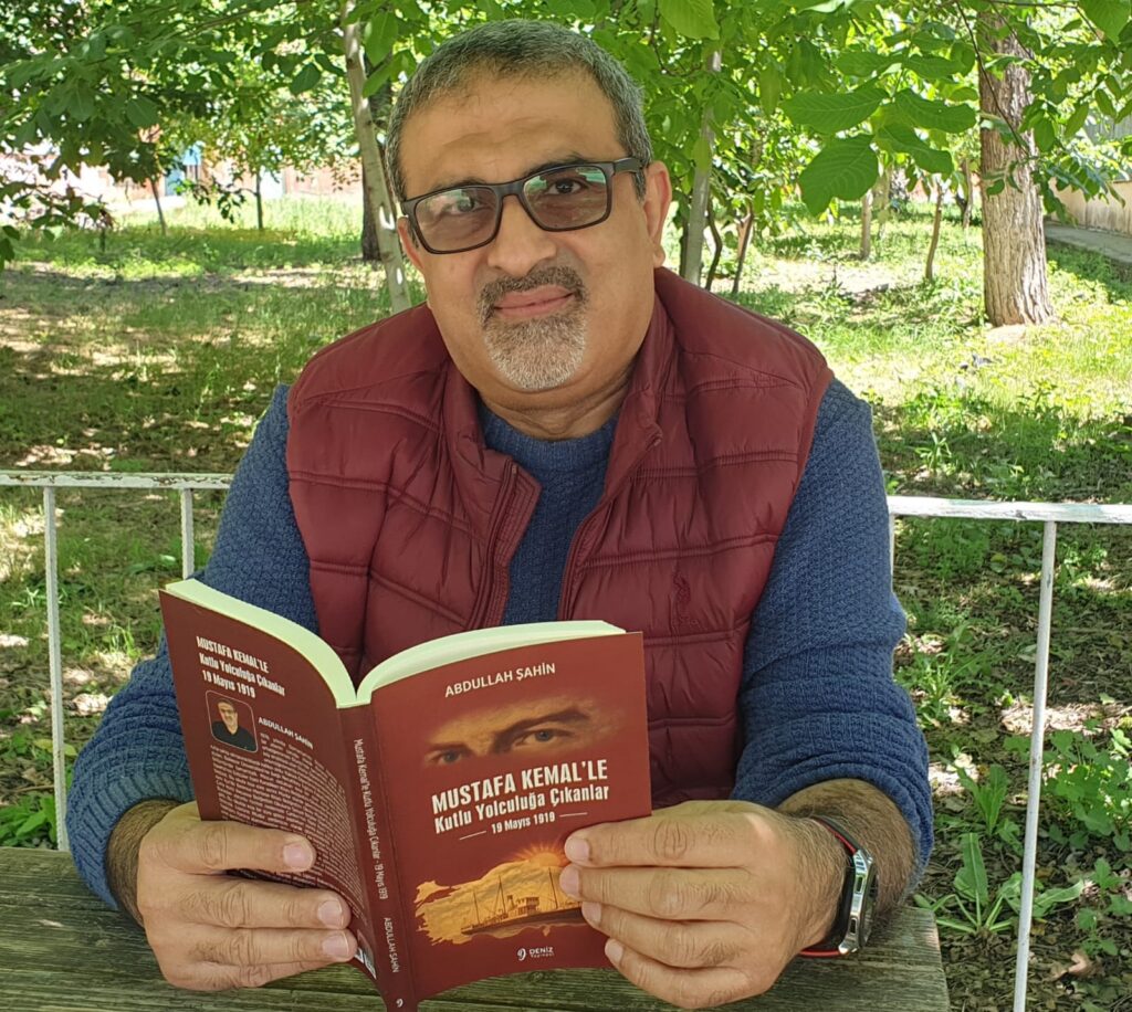 Dün Alkışlanıp Bugün Lanetlenenler: Kitle Psikolojisi Üzerine Bir Okuma