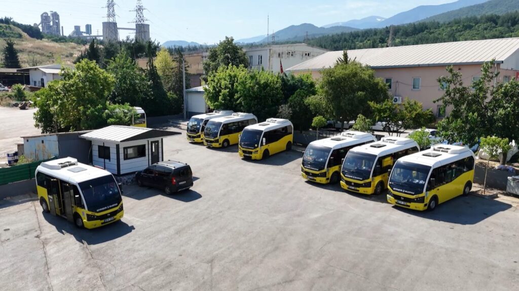 Kestel’de Minibüs Durağı Yenilendi