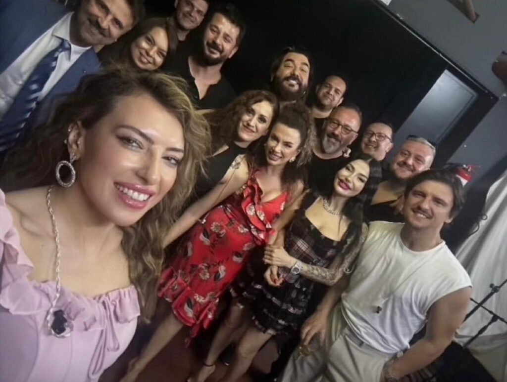 Bursalı sanatçılar ‘iyilik için’ birlikte sahne aldı