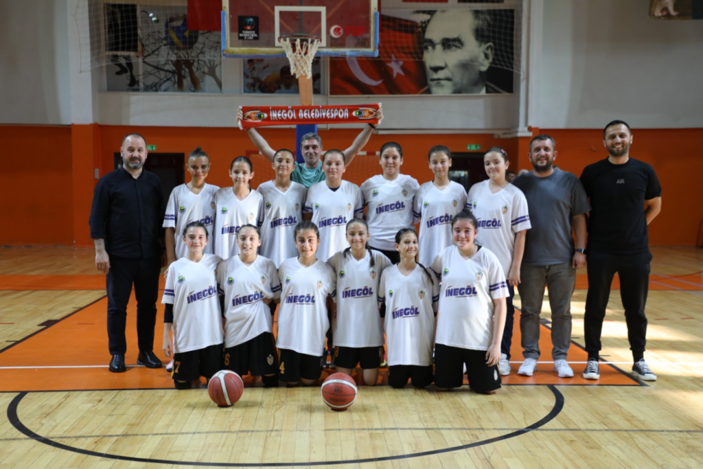 İnegöl’ün kızları Bursa üçüncüsü