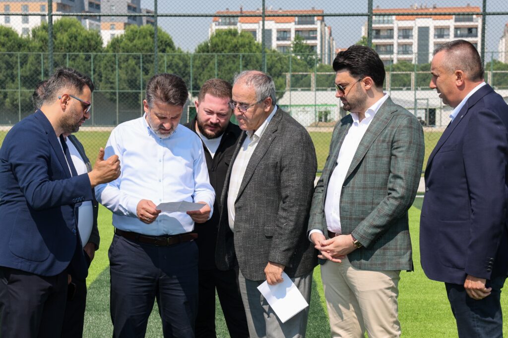 Özlüce’de futbol sahaları yükseliyor