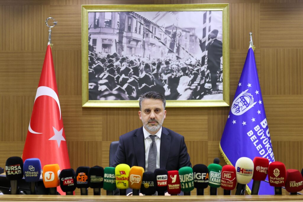Büyükşehir meclisinde sözleşme krizi