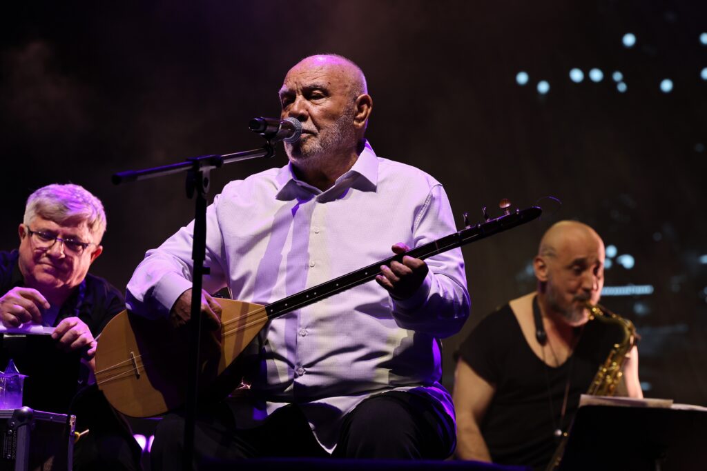 Musa Eroğlu’ndan Cazlı Türküler