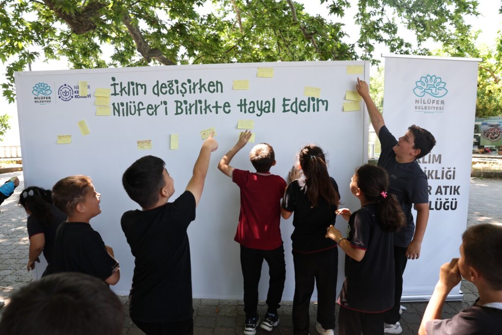 Nilüfer’de minik ellerden çevre yürüyüşü