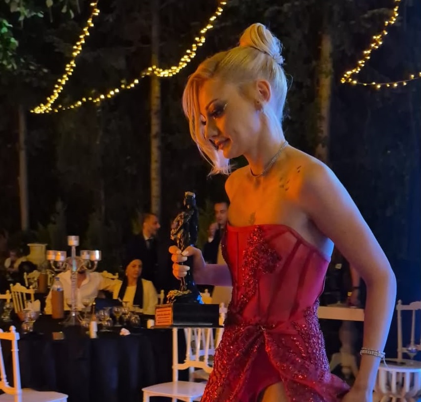Kanal 7’nin parlayan yıldızı Nevide Çiçek’ten olay yaratan gece