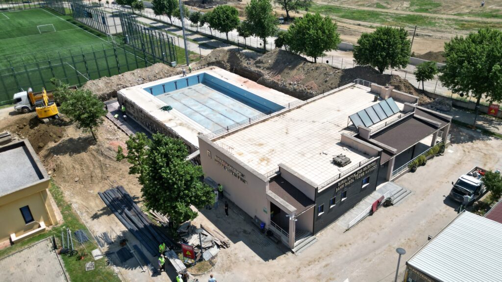 Yarı olimpik havuz yenileniyor