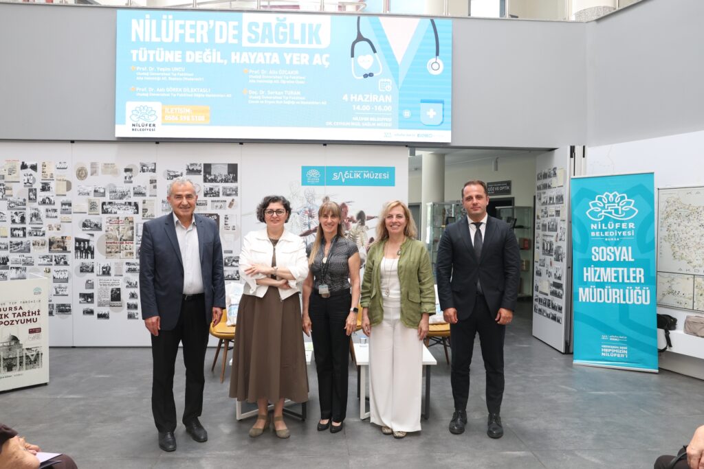 Sağlık müzesinde tütün söyleşisi