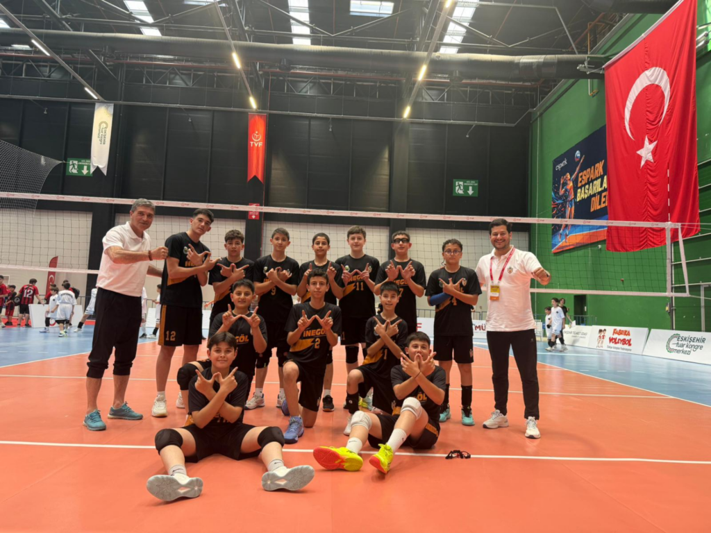 Voleybola İnegöl imzası