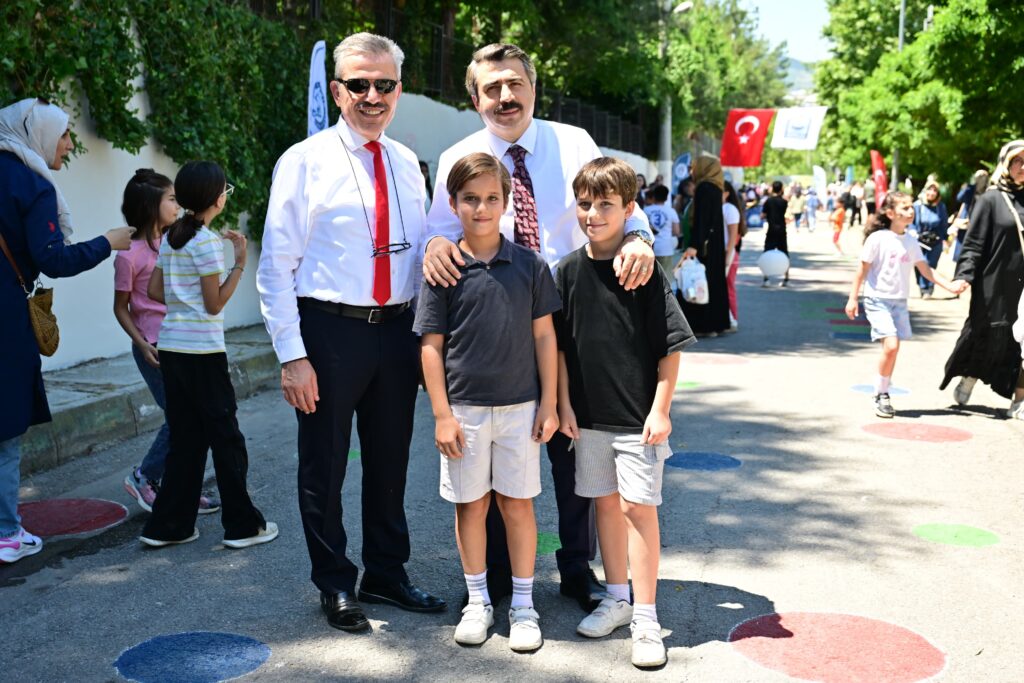 Yıldırım’da sokaklar çocuklara kaldı