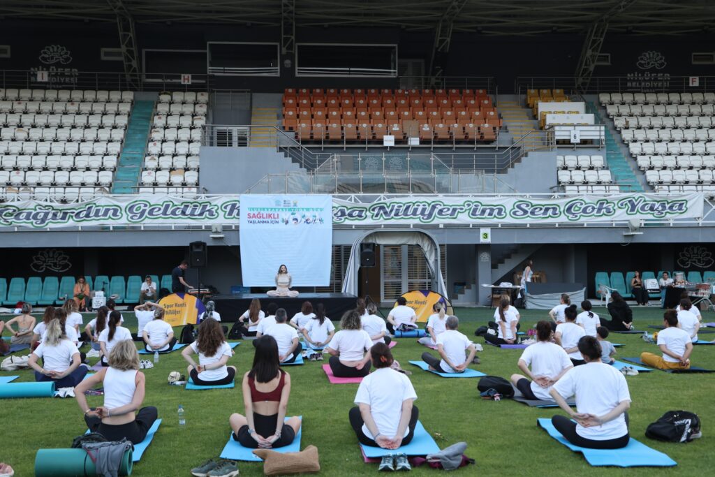 Nilüferliler yoga gününde buluştu