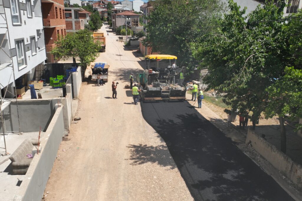 İnegöl yollarına asfalt yatırımı