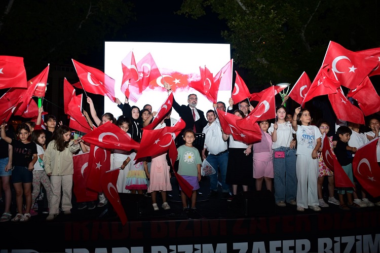-Kestel’de 15 Temmuz Ruhu Meydanı Doldurdu