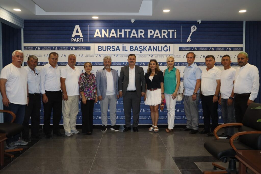 Anahtar Parti siyasette muhtar köprüsü kurdu