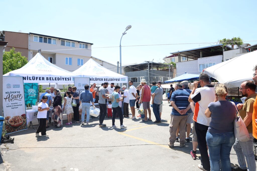Nilüfer’de aşure dağıtımı başladı
