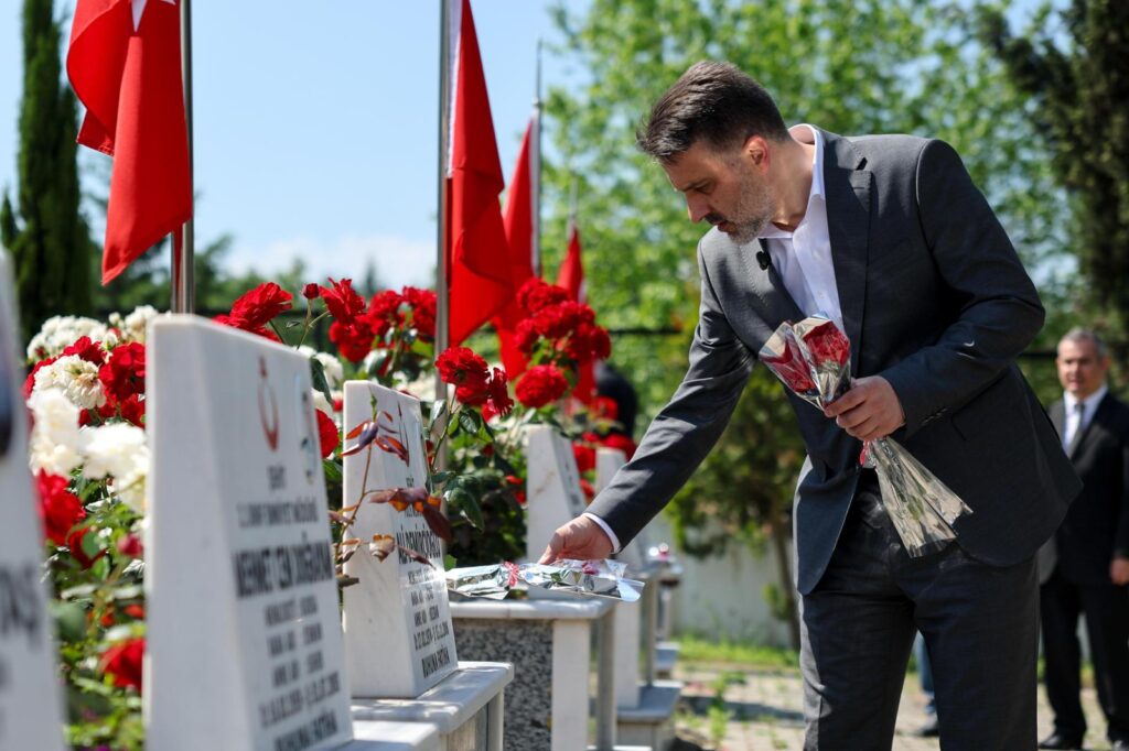 Karanlık geceyi aydınlatan direniş