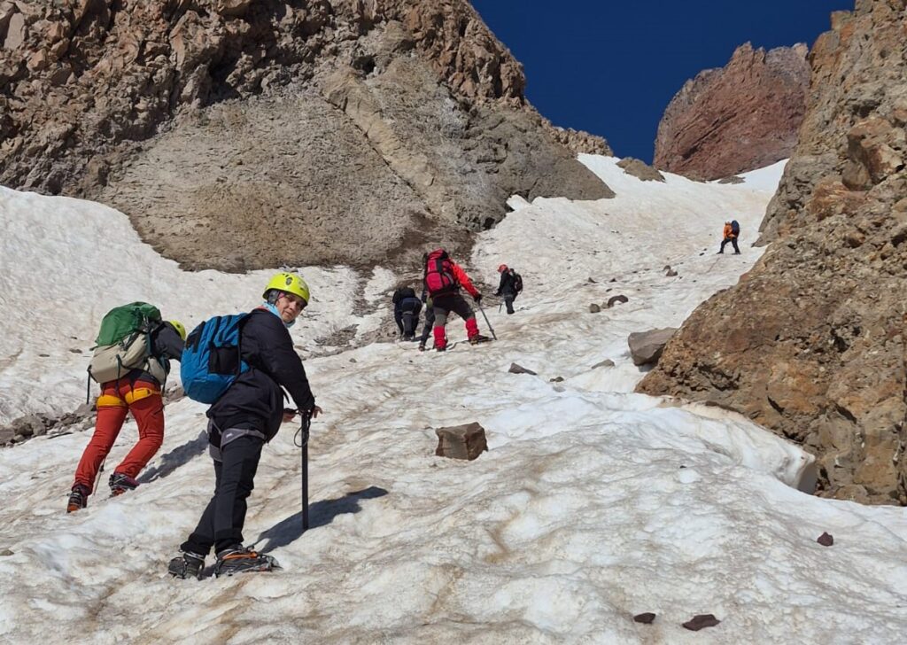 Erciyes’te şehitler anısına tırmanış