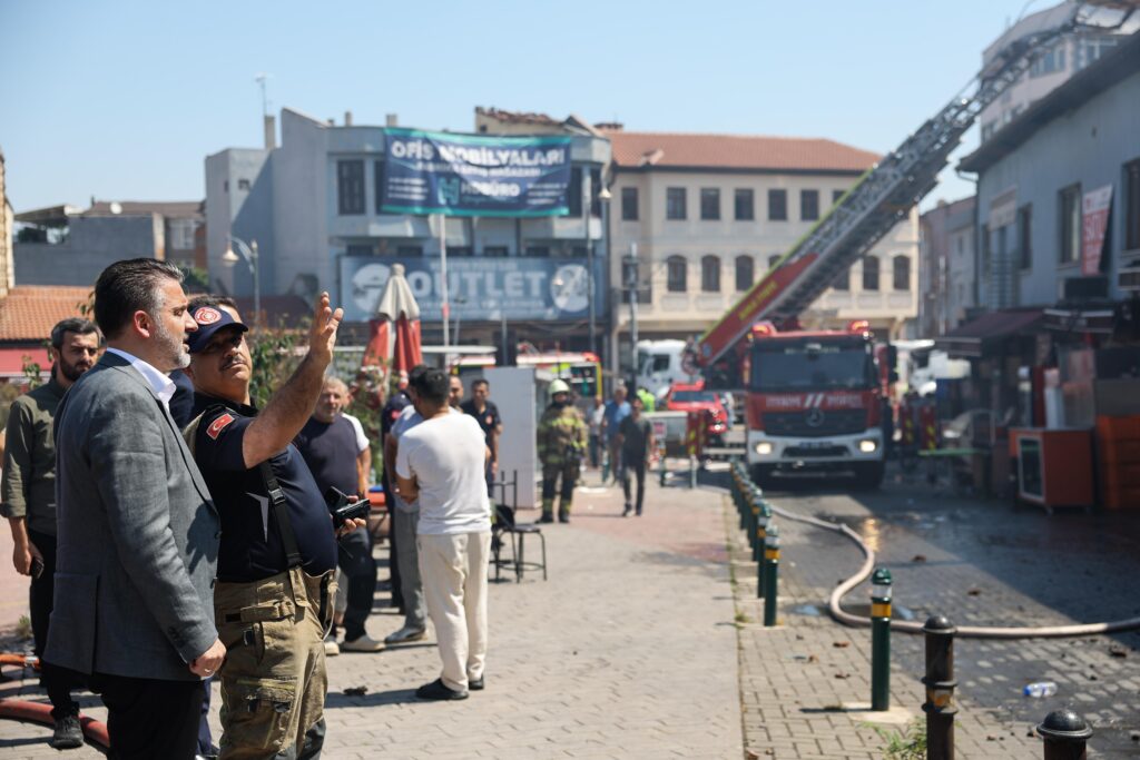 Büyükşehir’den Yangın Bölgesine Destek