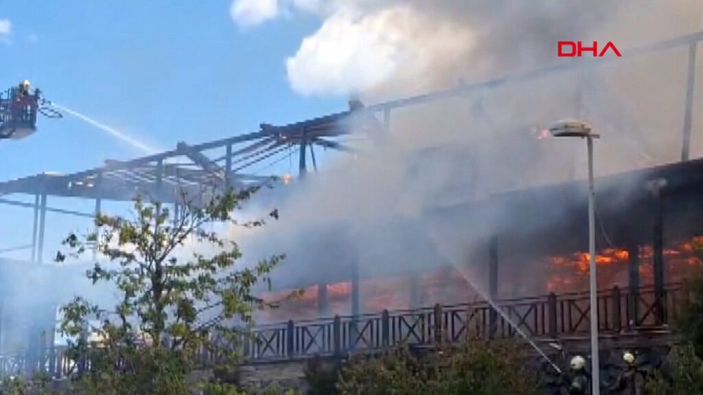 Maltepe’de Restoran Yangını