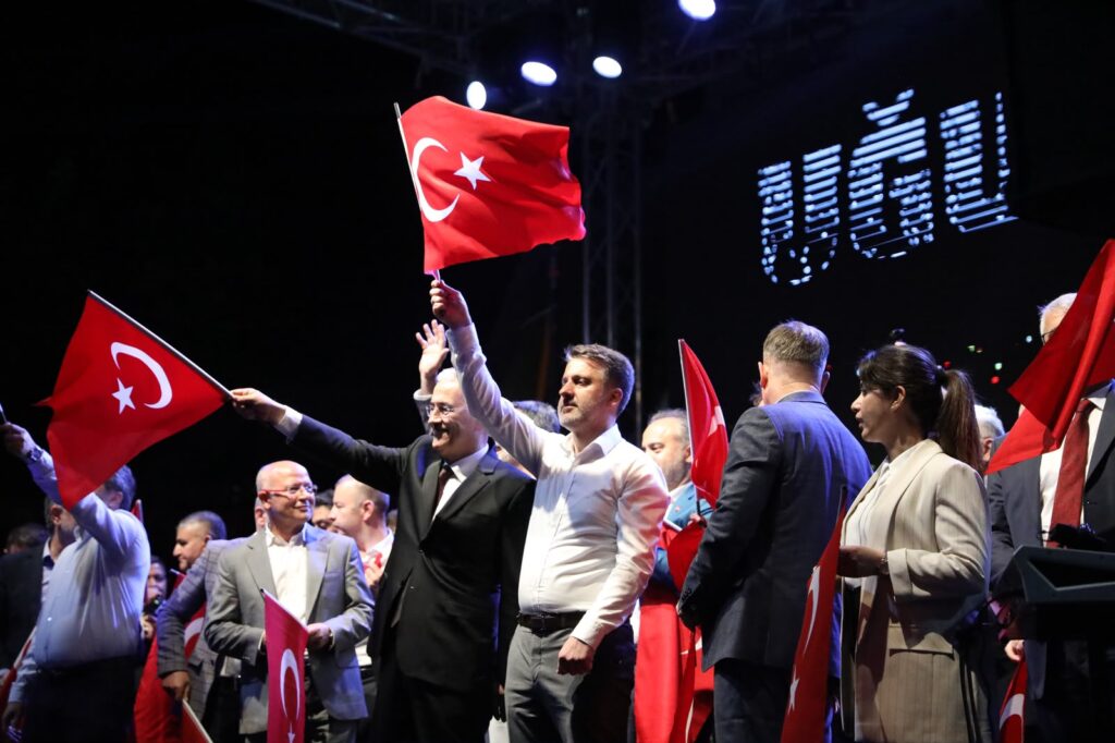 Bursa’da destansı demokrasi yürüyüşü