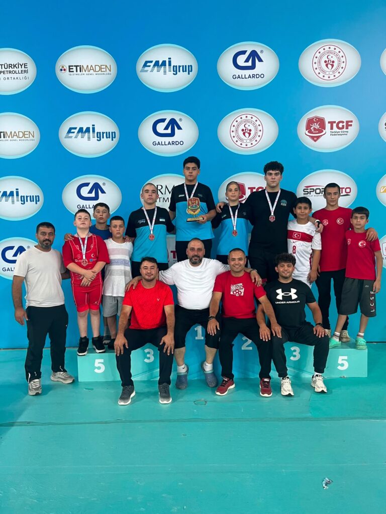 Yıldırım’dan güreşte kupa yağmuru