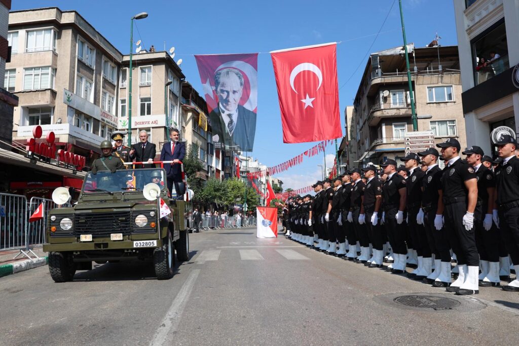 Bursa’da görkemli zafer töreni