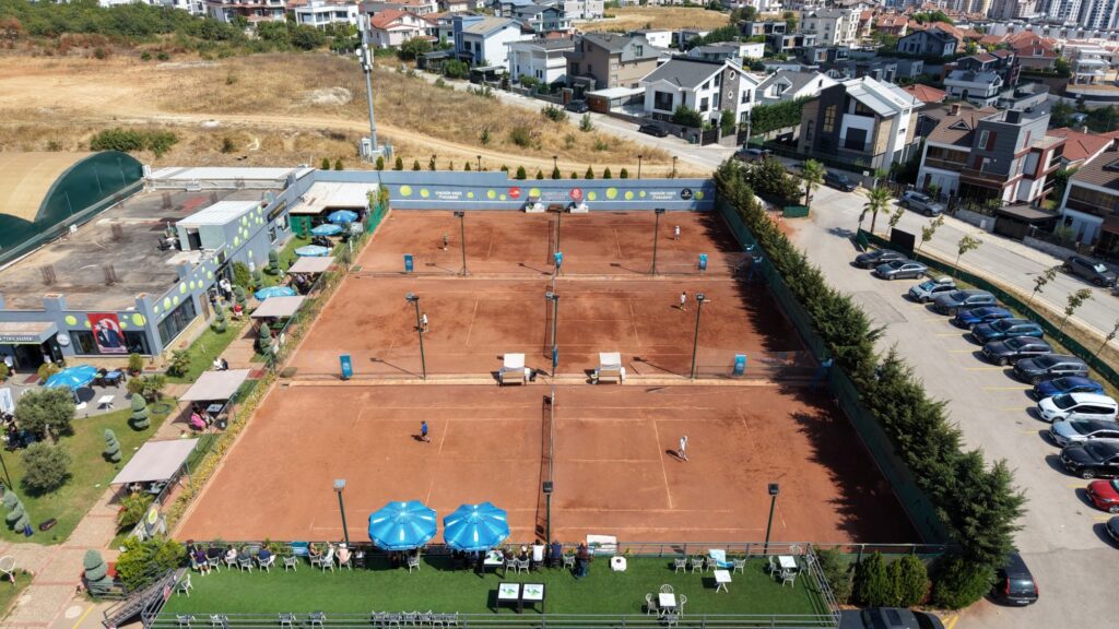 Nilüfer’de tenis şöleni yaşandı